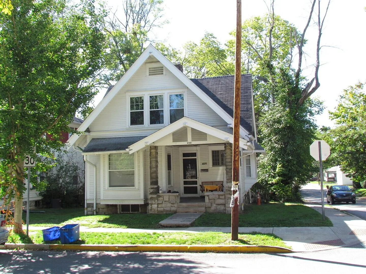 600 E 2nd St - 5Bedroom/2Bath - Close to campus! — Photo 1