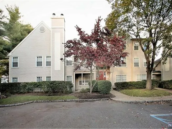 1 Balsam Ct APT 8, Clifton, NJ 07014