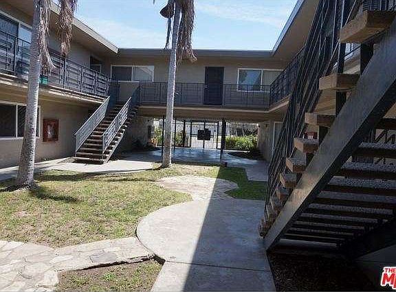 4th image of 14005 S Berendo Ave