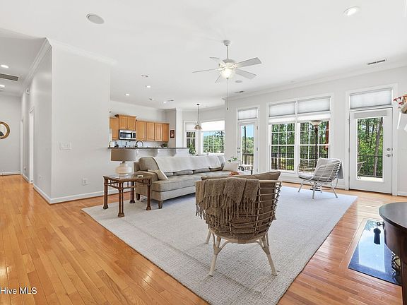 5th image of 112 Steeplechase Way