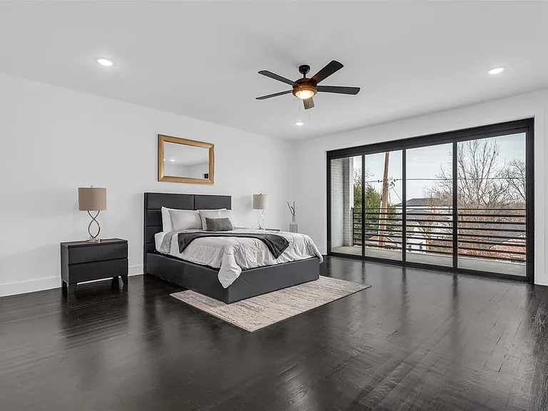 407 Dubois Ave — Photo 36