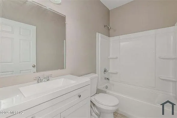 2890 E Missouri St #2 — Photo 10