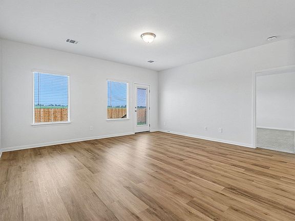 5th image of 111 Limestone Creek Way