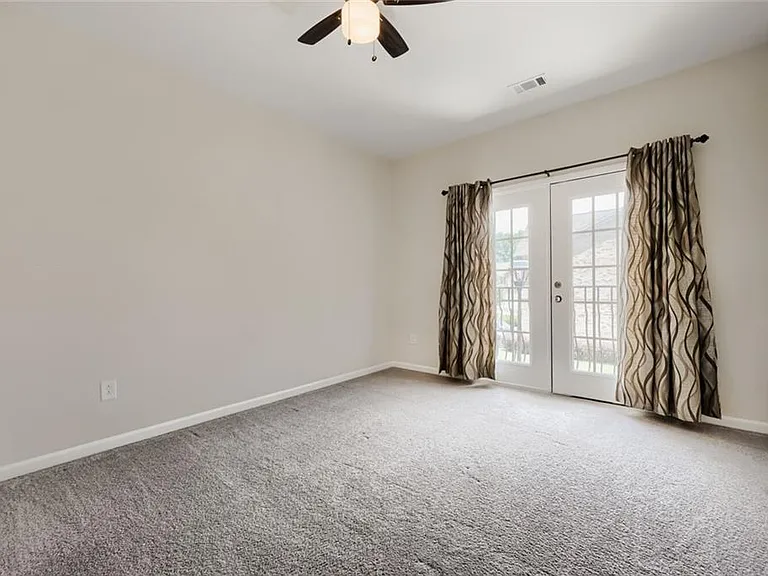 2444 Norwood Dr SE — Photo 18