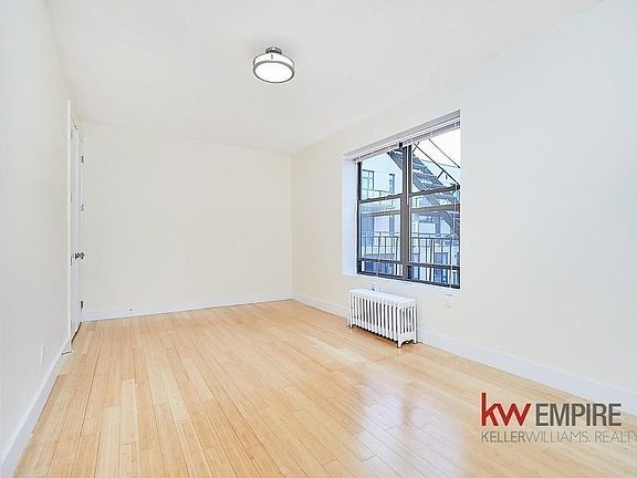 4th image of 31 Ocean Pkwy APT 2E