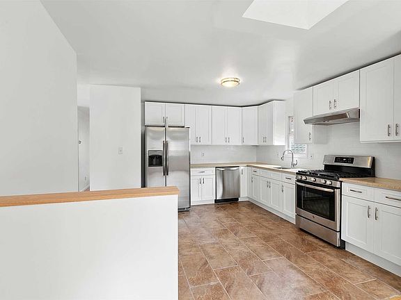 2nd image of 13824 175th St