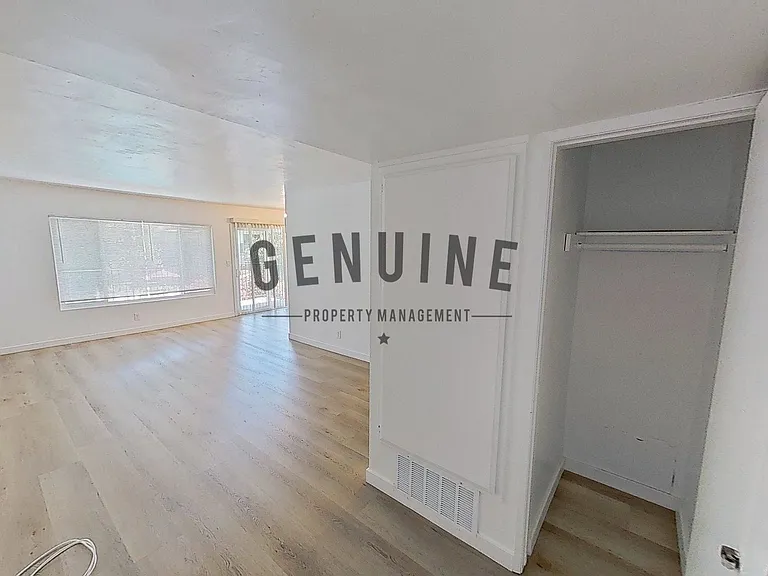 971 S Idaho St #16 — Photo 2