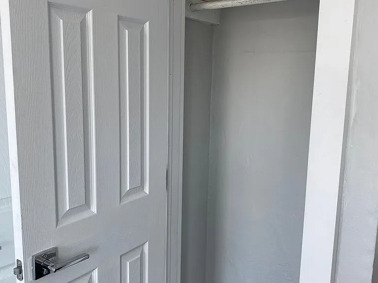 308 E Seneca St — Photo 38