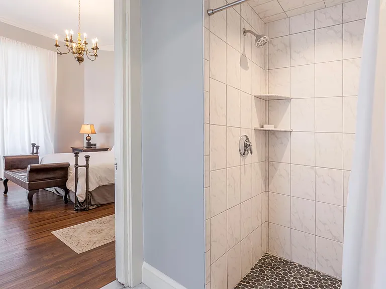 453 Angell St #2 — Photo 4