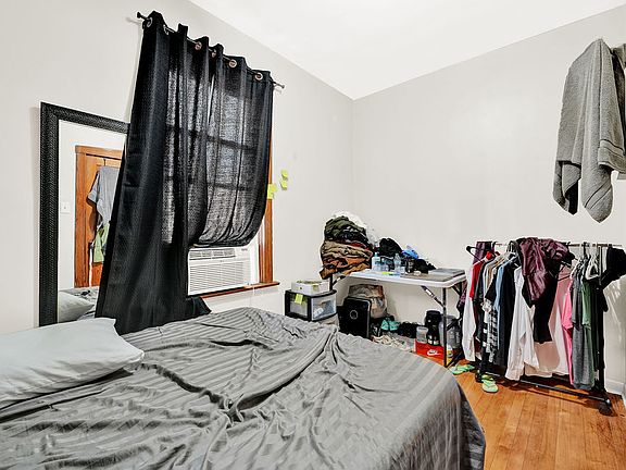 5th image of 3007 W 41st Pl
