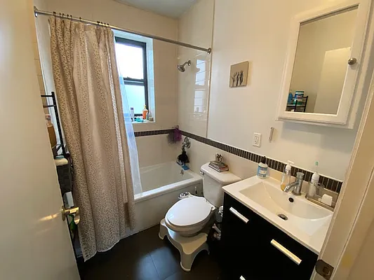 Rented by Mdays Realty | media 10