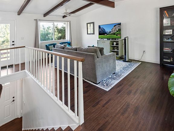 2nd image of 630 Manzanita Ave