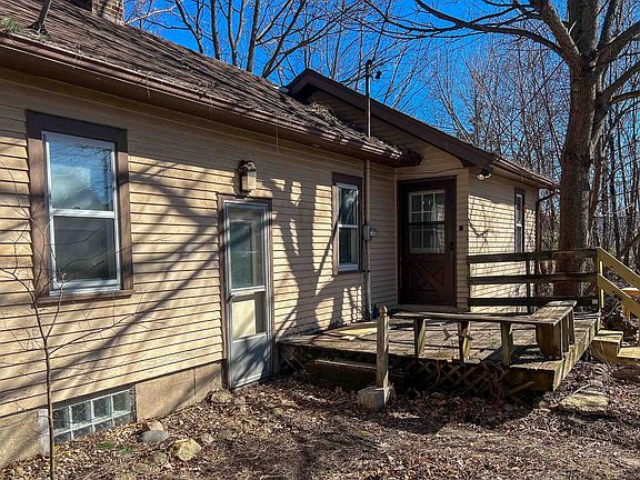 2nd image of 1335 Blaine Ave
