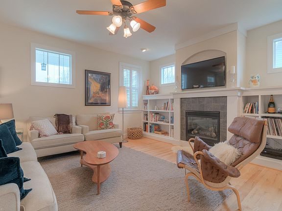 4th image of 1008 Village Way N