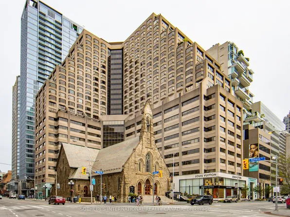 175 Cumberland St #1502, Toronto, ON M5R 3M9