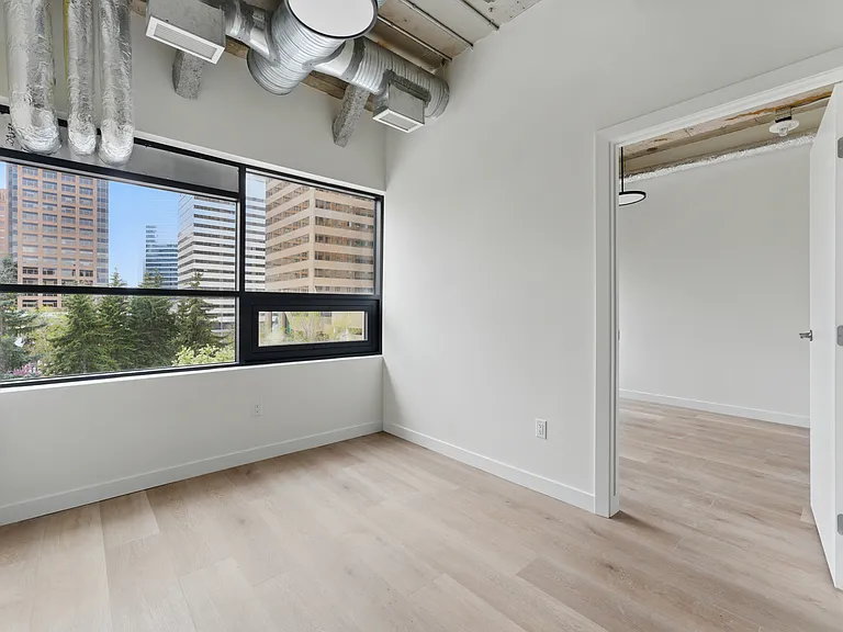 744 4th Ave SW — Photo 48