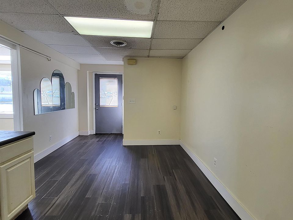 1st image of 2926 Genesee St #8