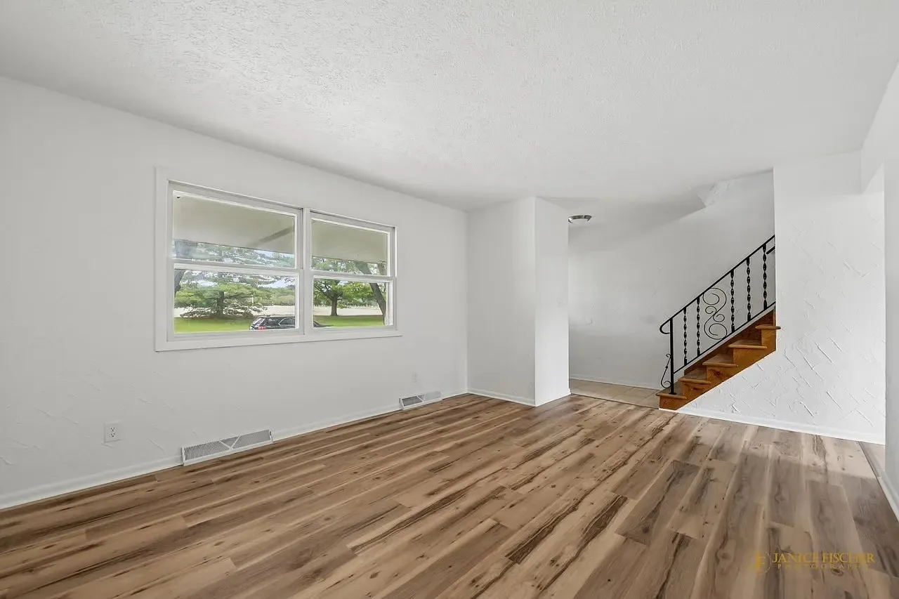 3 bed, 1.5 bath, 1100 sqft, $1,850 — Photo 3