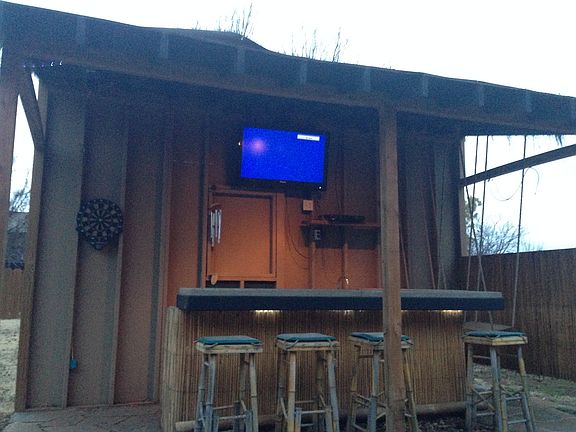 Outside entertaining w/tv