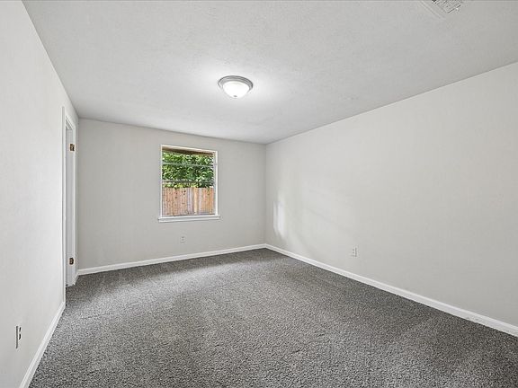 5th image of 3919 Heatherbrook Dr