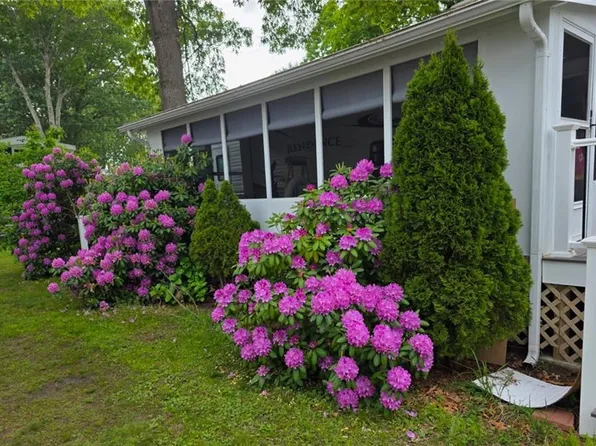 118 Dunns Corner Rd, Westerly, RI 02891