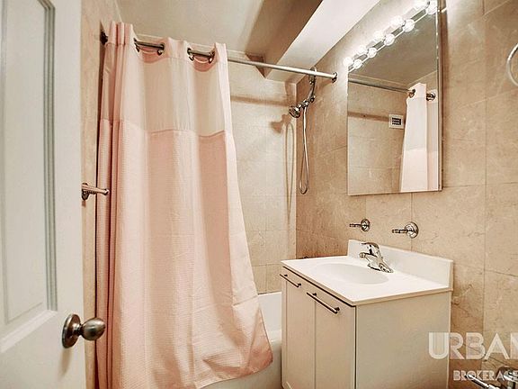 5th image of 435 E 79th St APT 11m