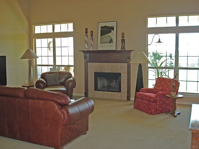 2nd image of 560 Ranchcrest Rd