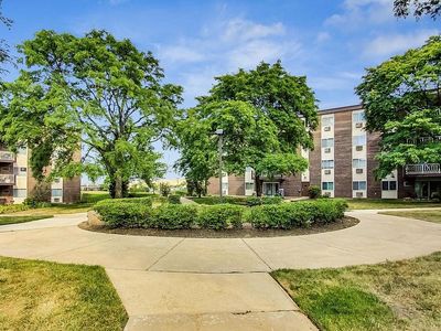 1331 S Finley Rd APT 102, Lombard, IL, 60148
