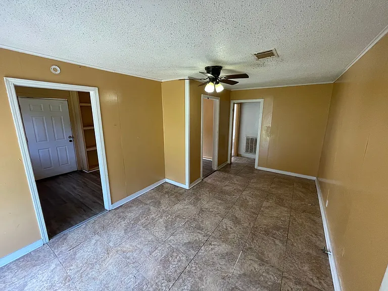 3445 Penick St — Photo 3