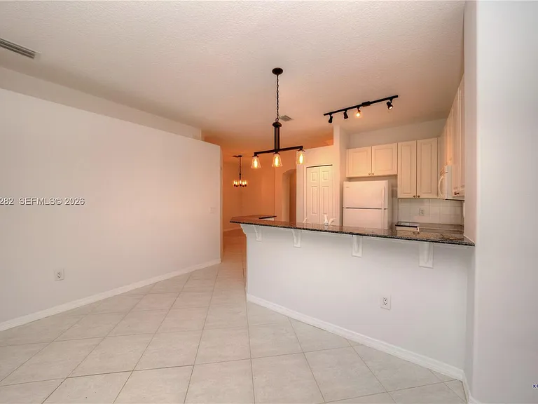 3781 NW Willow Creek Dr — Photo 7
