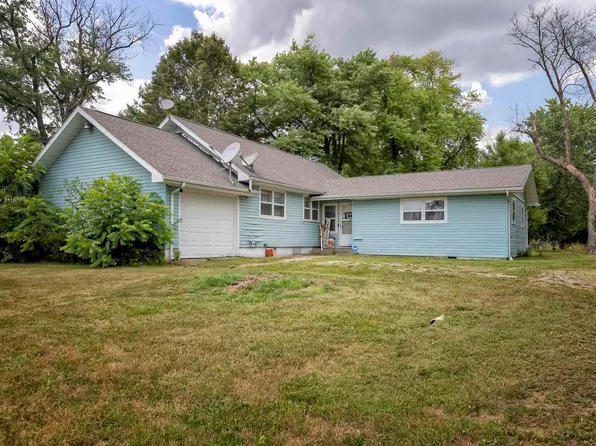 6421 Park Street Rd, Benton, IL 62812