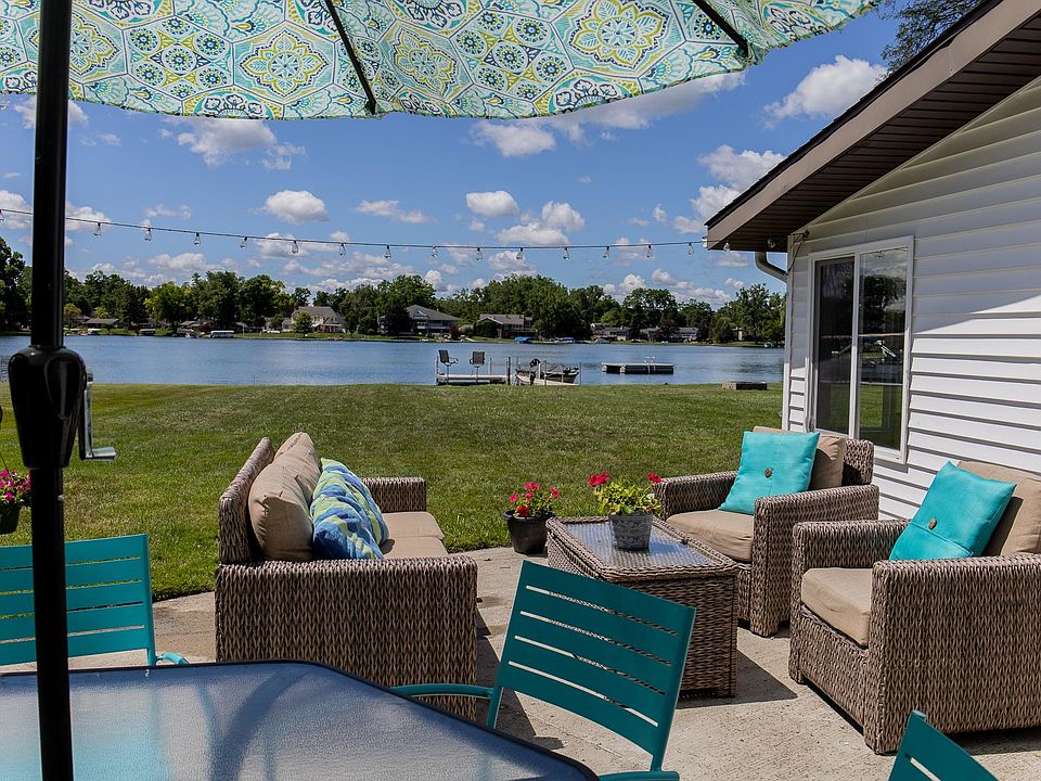 1st image of 585 Island Dr