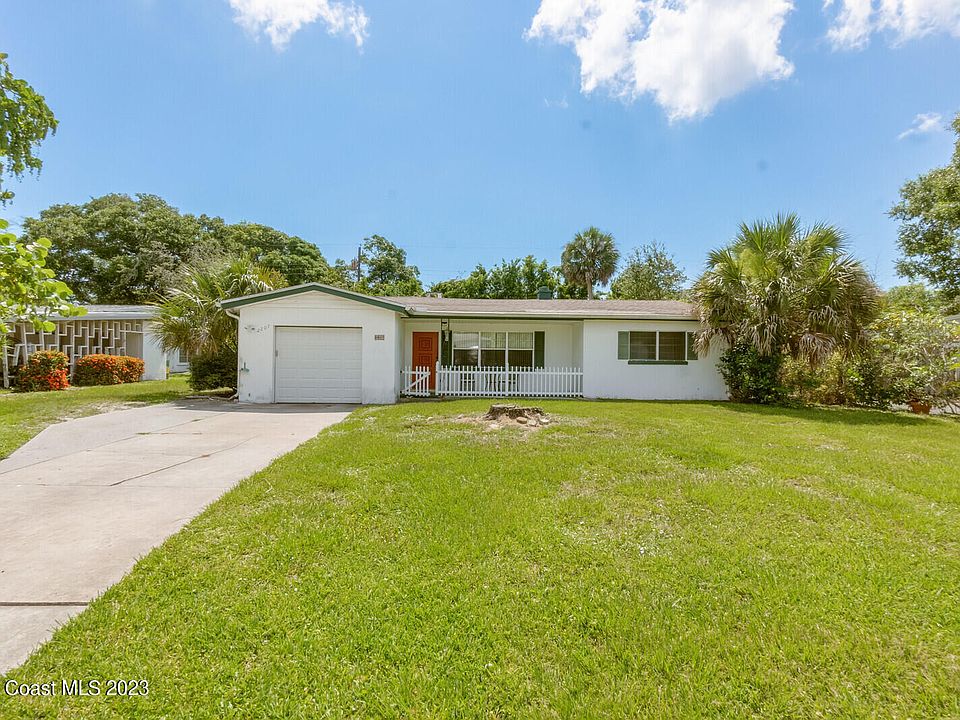 1st image of 2207 Greenway Dr