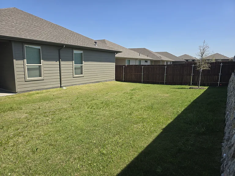 7709 Tuscarora Dr — Photo 9