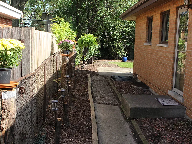 283 S Fair Ave — Photo 52