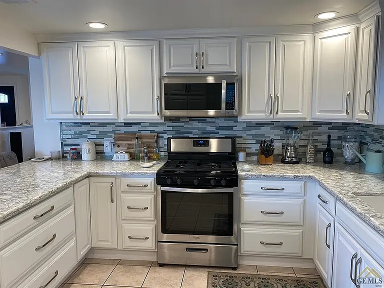 3419 Redlands Dr — Photo 9