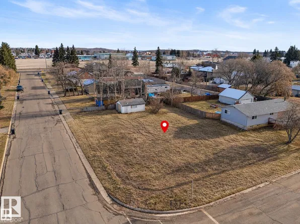 5107 58th St, Cold Lake, AB T9M 1S3