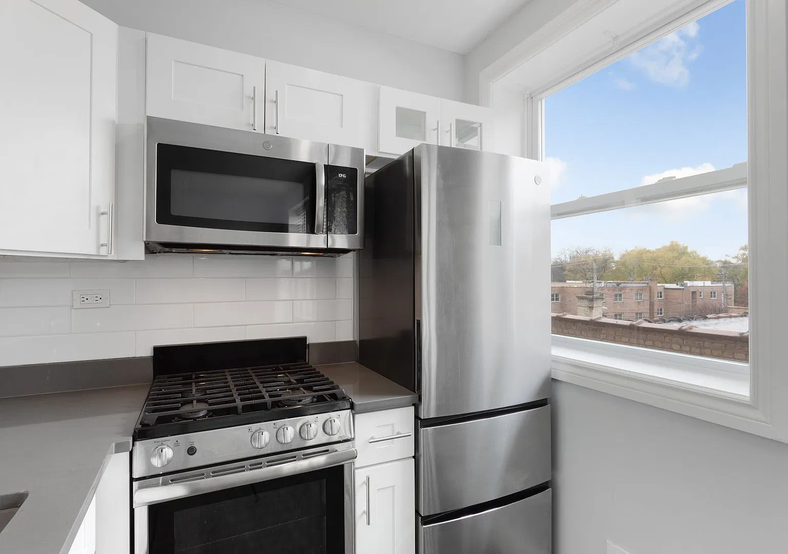 The 1521 Sherwin — Photo 3