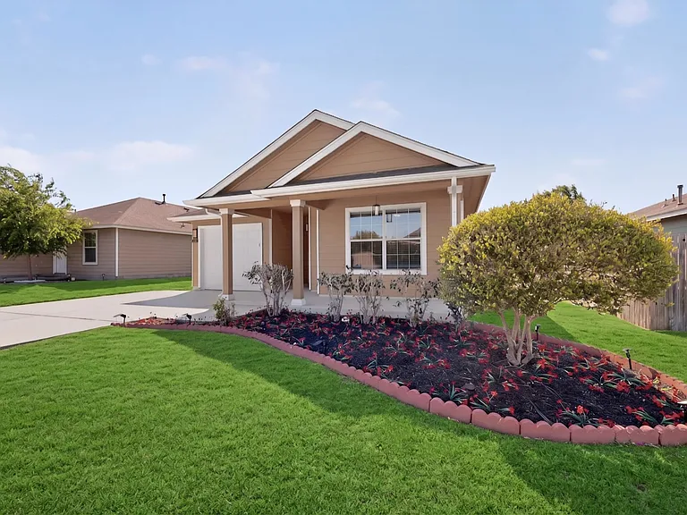 2614 Brighton Park — Photo 3