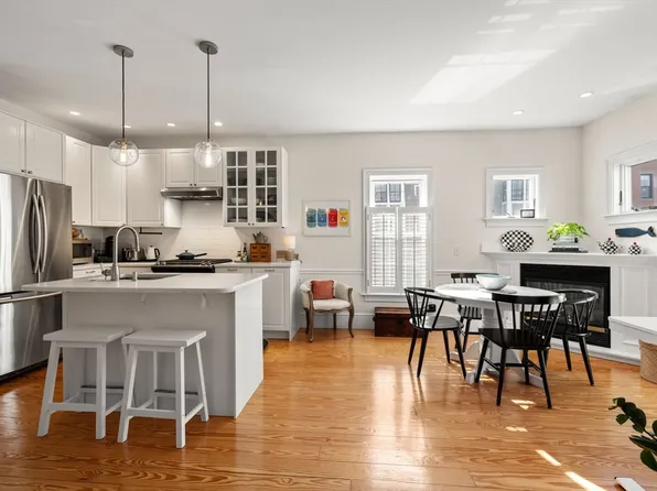 614 E 3rd St #1, South Boston, MA 02127