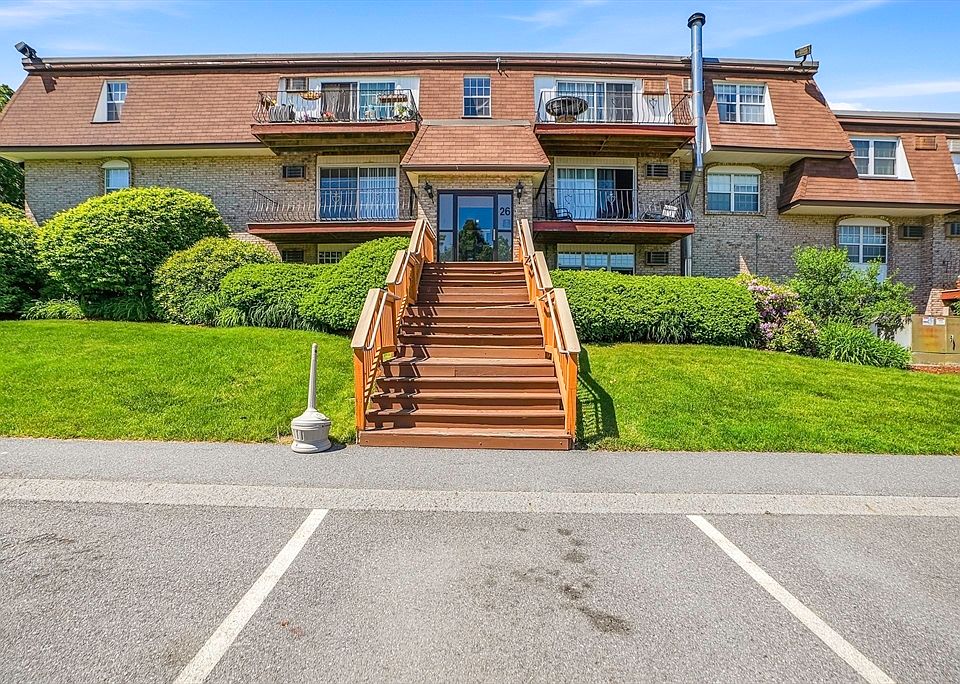 1st image of 26 Williamsburg Ct Unit 12