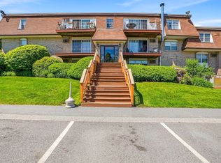26 Williamsburg Ct Unit 12, Shrewsbury, MA 01545