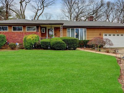 8 Robert Circle, Syosset, NY, 11791