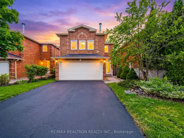 19 Justus Dr, Richmond Hill, ON L4C 9Z4