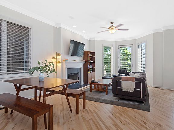 5th image of 952 N Wolcott Ave #2