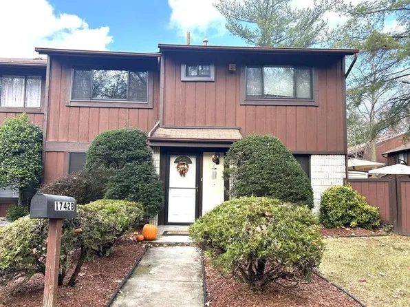 1742B Forest Hill Rd, Staten Island, NY 10314