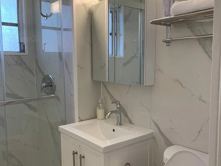 545 Michigan Ave #6 — Photo 9