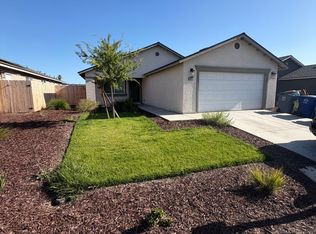 2450 W Park Dr, Madera, CA 93637
