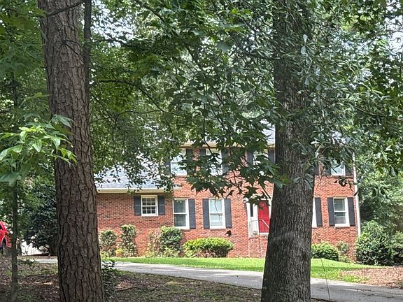 3rd image of 85 Hickory Hollow Dr