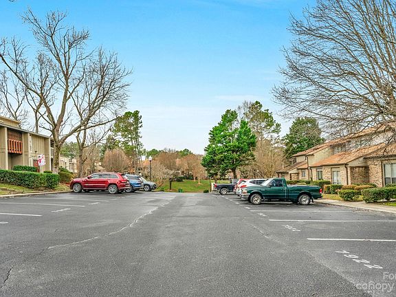 5th image of 7922 Charter Oak Ln